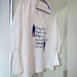 ladies, top white graphic Yellowstone Rip and Beth, size medium P2P 26” new